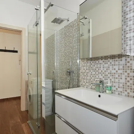 - 1 Bedroom Milão